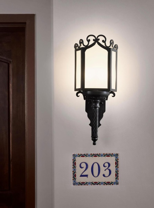 Plaza la Reina image 11