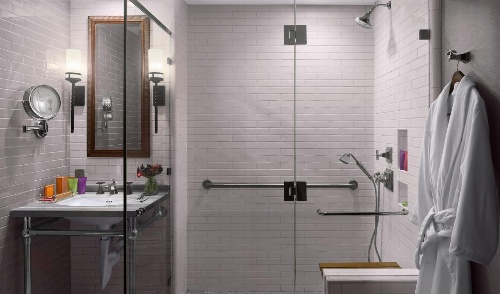 Plaza la Reina image 2