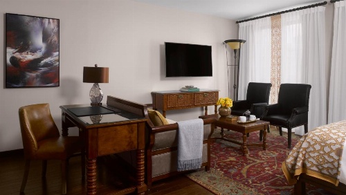 Plaza la Reina image 28