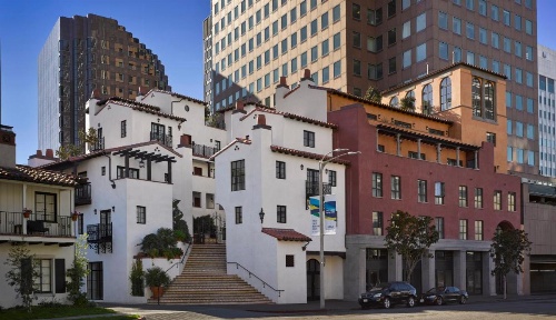 Plaza la Reina image 7